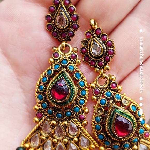 Balinese Style Garnet and Jade Earrings - Picture 3 of 5